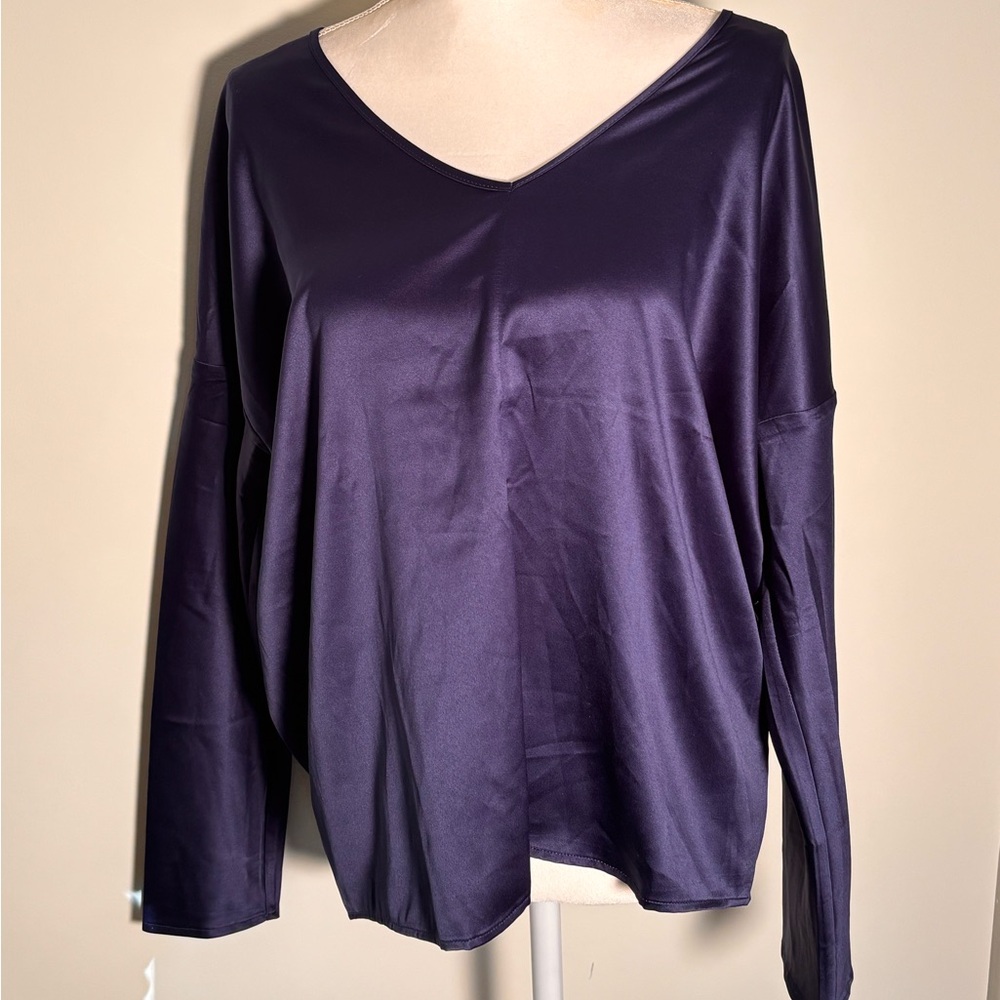 NAVY BLUE satin-like Stella and Dot Women's Top